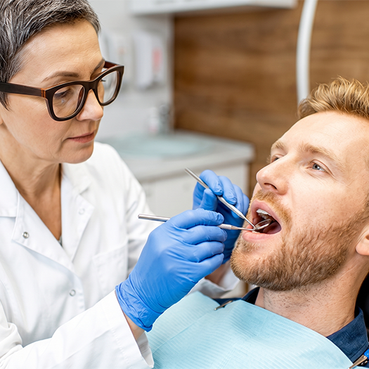 oral surgeon 1